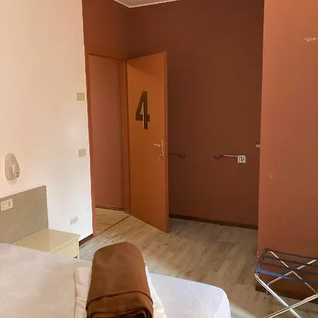 Route77 Hostal