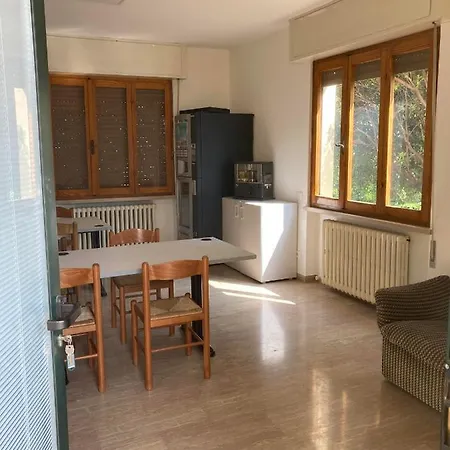 Hostal Route77 Toscolano-Maderno