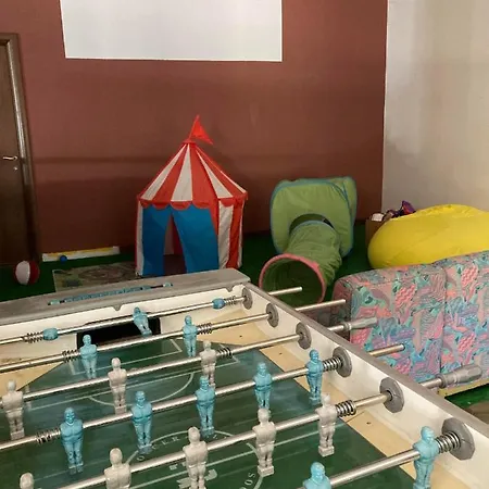 Hostal Route77